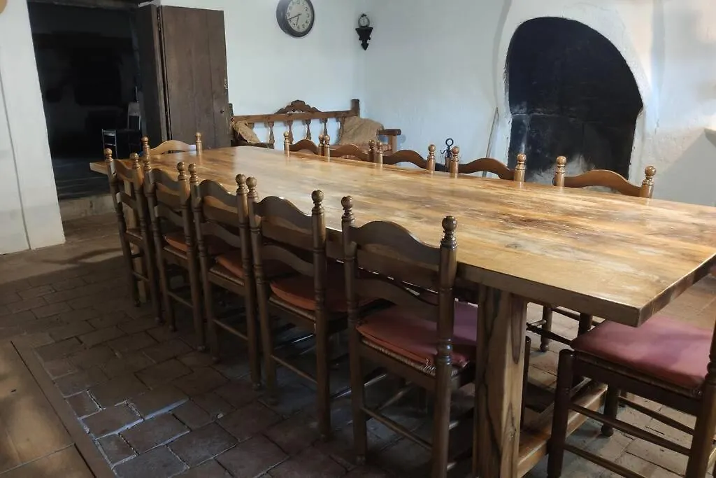Les Basses Villa San Esteban de Llemana